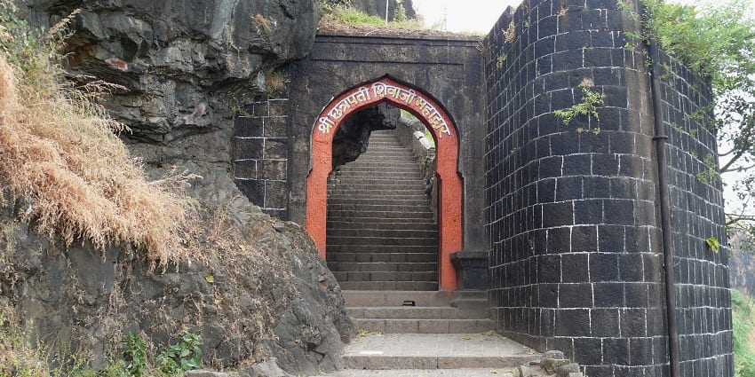 Entrance to Sajjangad Fort, a popular tourist attraction near Sagareshwar Wildlife Sanctuary.