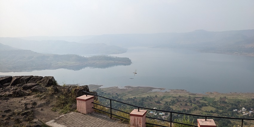 The historical fort of Samarth Ramdas Swami is known to offer beautiful panoramic views.