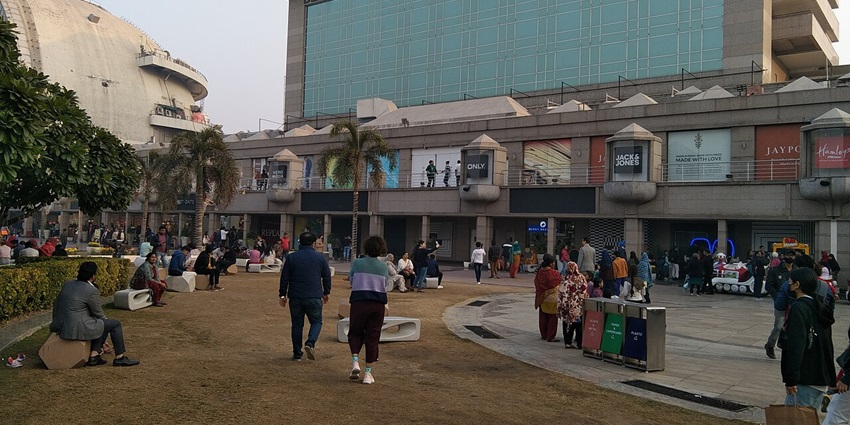 The night party places in Delhi include a bustling area with malls, restaurants, and entertainment options.
