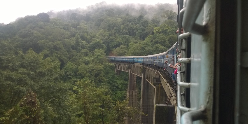 Scenic view of Sakleshpur hills with mist, greenery-places to visit near dharmasthala and kukke