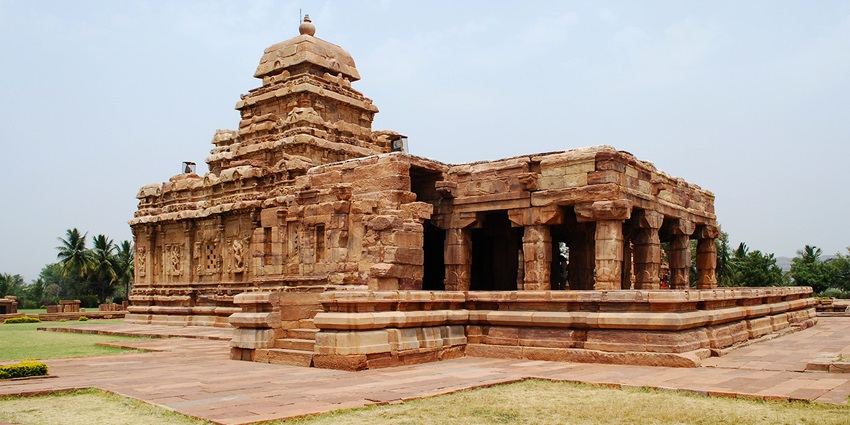 Seek blessings from the Sangmeshwar Temple during the time of Mahashivaratri.