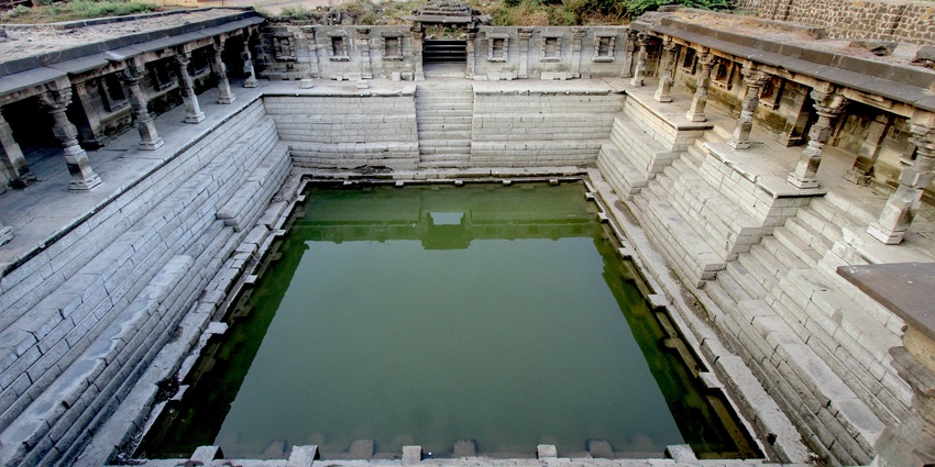 Sangola is an ancient town, offering a glimpse into the rich history of the state.
