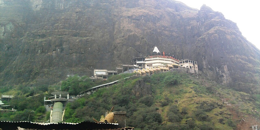 Saptashrungi Gad offers breathtaking scenery and a hallowed pilgrimage spot.