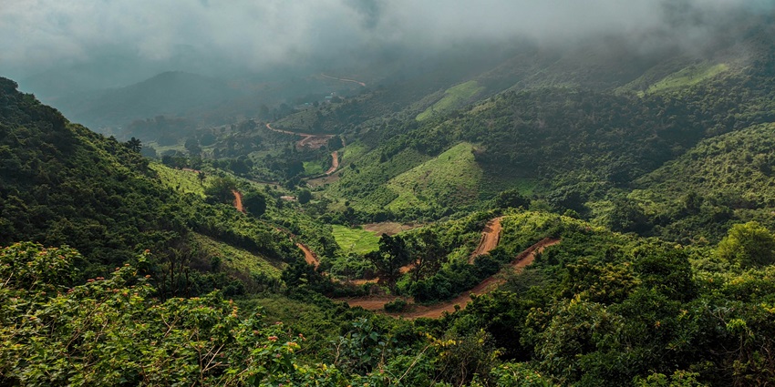 A scenic view of Saputara, one of the best hill stations near Mumbai to visit in May.