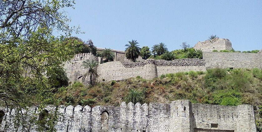 Saswad Fort offers panoramic views and rich historical significance