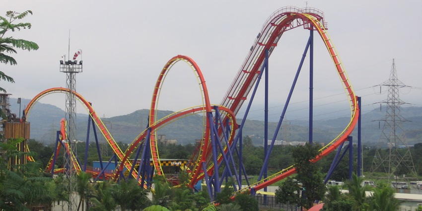 This is a photo of the Nitro roller coaster at Sea world water Amusement park