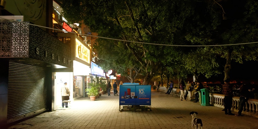 Snapshot of the Sector 14 Market in Gurgaon which is the best shopping place
