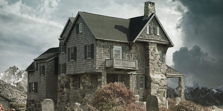 A picture of a house taken during nighttime with its surroundings exuding creepy feelings