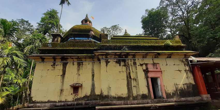 A glimpse of the Keshavraj Temple exuding old-world charm and cultural heritage.