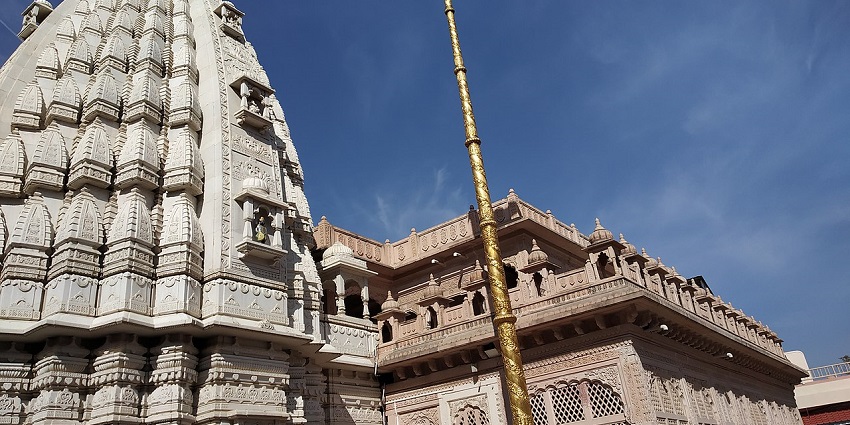 Gajanan Maharaj temple, a popular destination near Balapur Fort