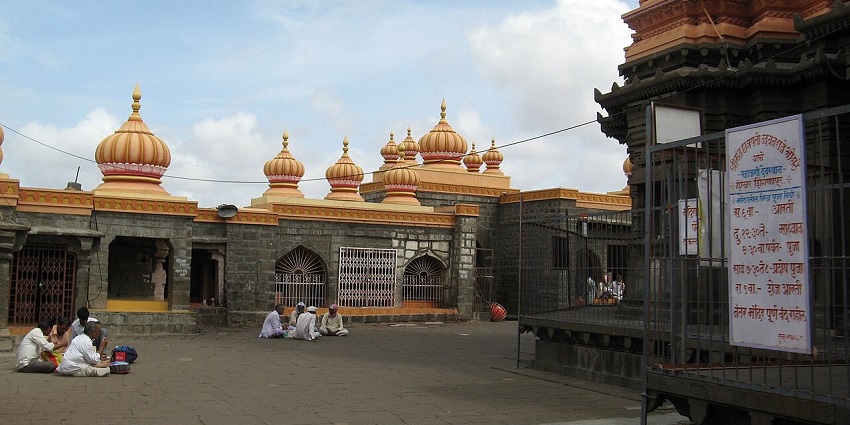 A glimpse of Shikhar Shingnapur Temple which is one of the sacred temples in Satara.