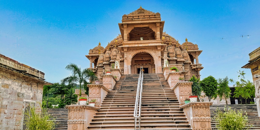 A glimpse of the famous Shingroba Temple, one of the top places to visit in Khandala.