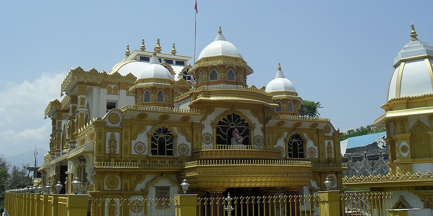 One of the best temples in Maharashtra, Shirdi Sai Baba Temple is highly revered.