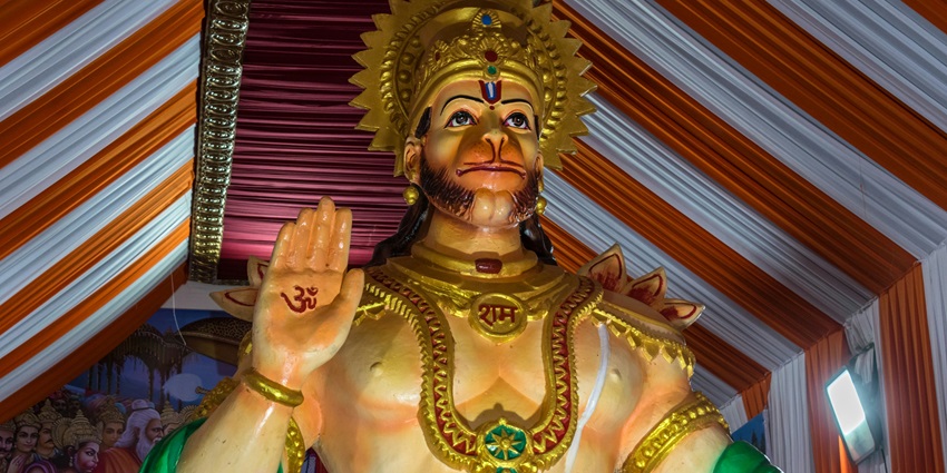 Shirsada Hanuman Temple is a ancient Jalgaon temple dedicated to Lord Hanuman’s blessings.