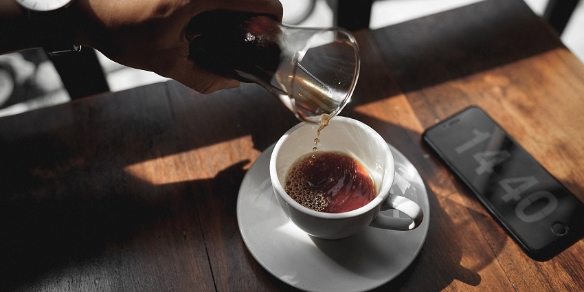 Enjoy delicious coffee and tea at the Shisha Cafe, one of the tourist attractions in Pune