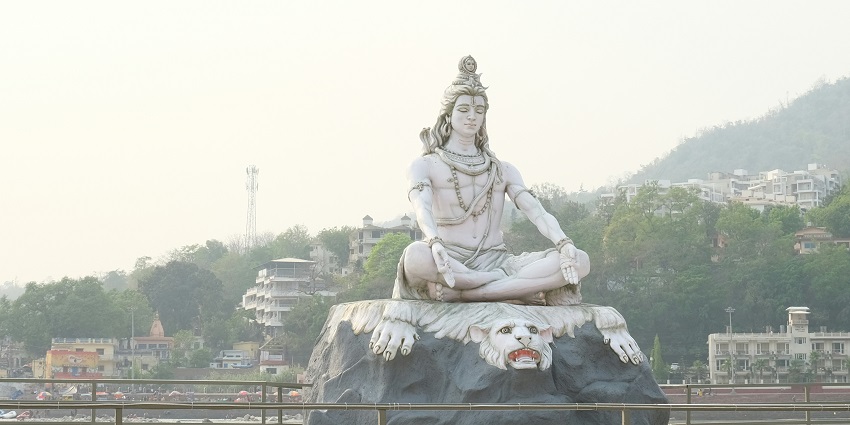 The Shiv mandir is one of the best places for every traveller to visit and explore.