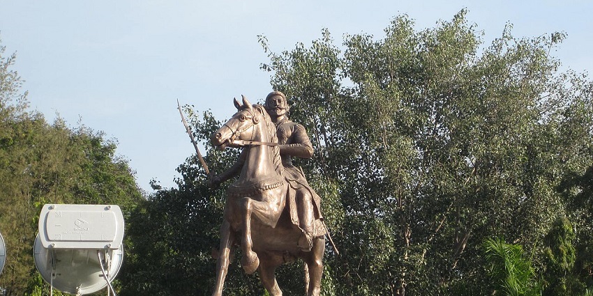 The Shivaji Garden is the best attraction to enjoy a picnic with family and friends.