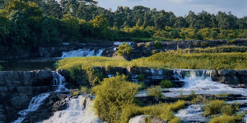 Beautiful view of Shivanasamudra Falls surrounded by moss, one of the places to visit near Krishnagiri