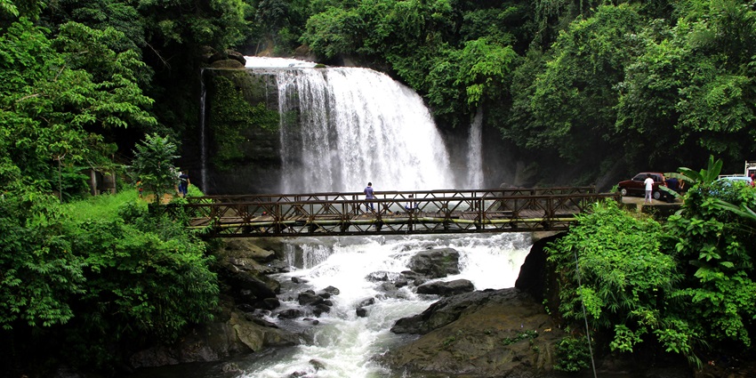 Image of Shivanasamudra Falls, one of the best places to visit near Ramanagara