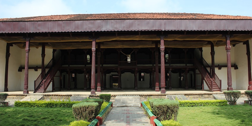 The Shivappa Nayaka Palace is a historic monument from the Nayaka Dynasty.