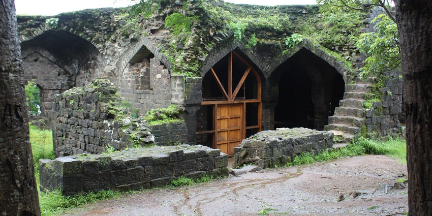 The ancient ruins of Shivneri Fort, a captivating tourist attraction near Hasdar Fort.