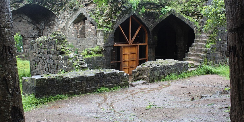 A view of Aambarkhana at Shivneri Fort, showcasing its historical architecture.