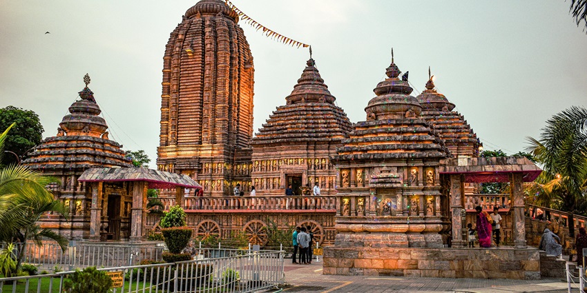 Shivtej Mitra Mandal is one of the best temples in Hinjewadi, as it also organises celebrations and festivities.