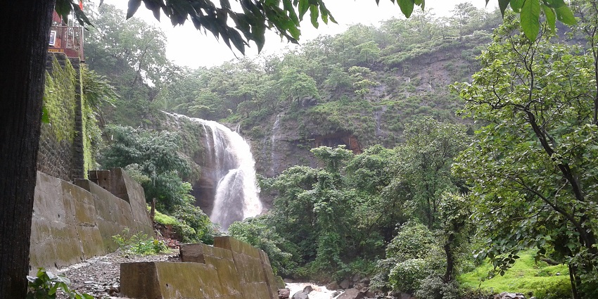 Shivthar Ghal is one of the best places to visit in Satara city for history buffs.