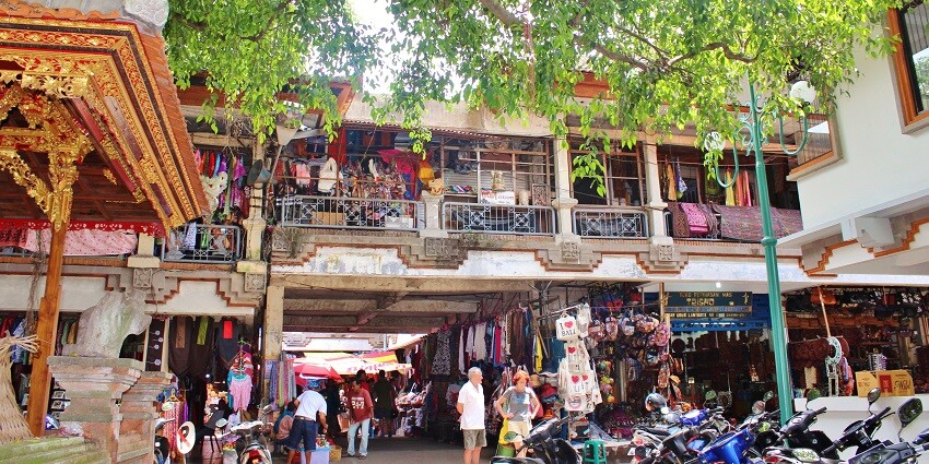 Shopping at the local market is one of the best things to do in Canggu.