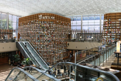 An inside view of a majestic mall exuding ultra-luxurious aesthetics and beauty.