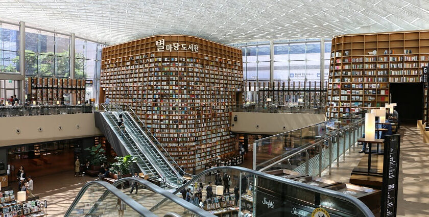 An inside view of a majestic mall exuding ultra-luxurious aesthetics and beauty.