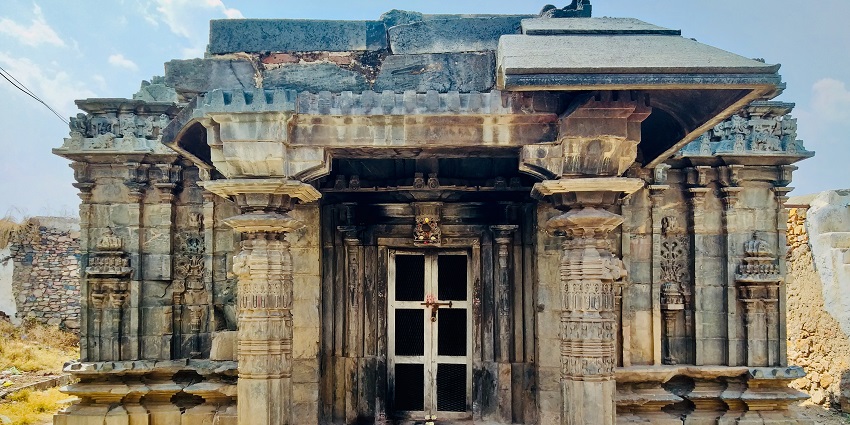 An image of an ancient temple with old and intricate architecture of thousands years ago.