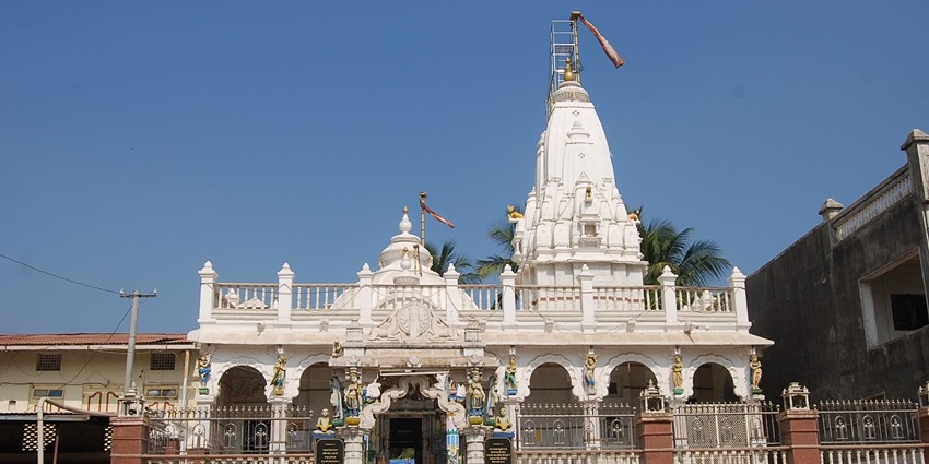 Shree Parshwa Padmavathi Jain Temple is one of the famous places for religious people.