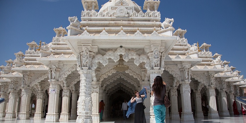 The stunning architecture of Shree Parshwa Susheel Dham, is the must-visit place to visit in Hosur.