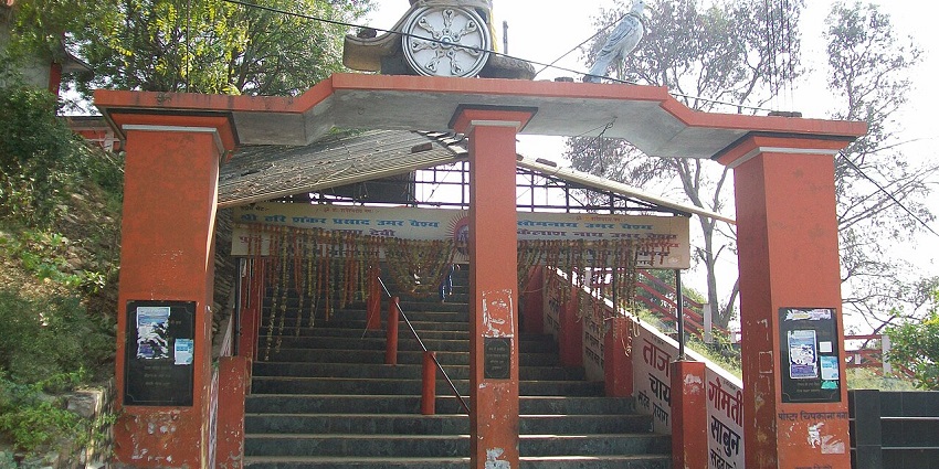 Image of a Shani Dev temple entry gate - explore Shree Shani Mandir in Shivathirth Nagar