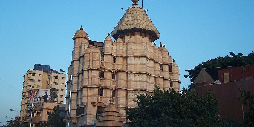 Shree Siddhivinayak Mandir, a popular destination near Byculla Zoo