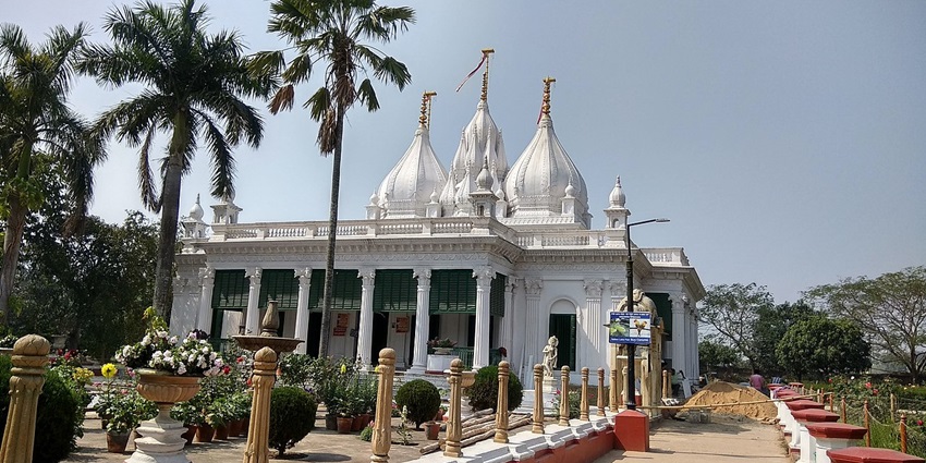 Shri Digambar Jain Adinath Temple, a revered place being the first Tirthankara of Jainism.