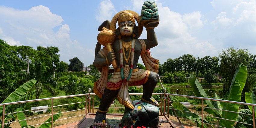 Shri Hanuman Temple is one of the best Hanuman temples in Maharashtra.