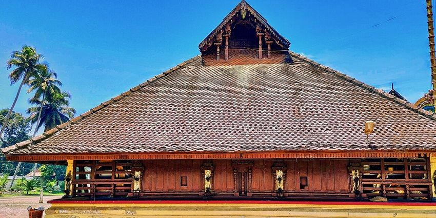 Wide angle view of the Shri Indrani Panchadurga Parameshwari Temple complex