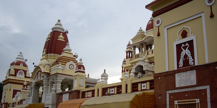 A peaceful temple dedicated to Lord Shiva, featuring intricate carvings and a tranquil atmosphere.
