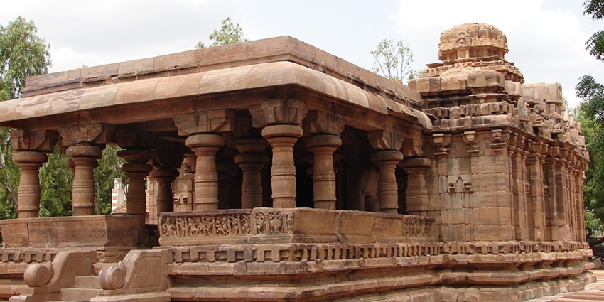 Image of Shri Munisuvrat Swami Jain Shwetamber Mandir, one of the popular Jain temples in Pune.