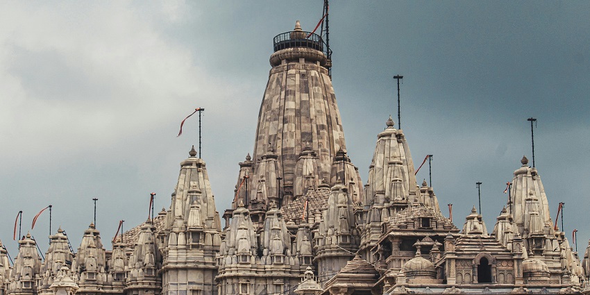 An image of Shri Shatrunjay Bhaktamar Tirth.