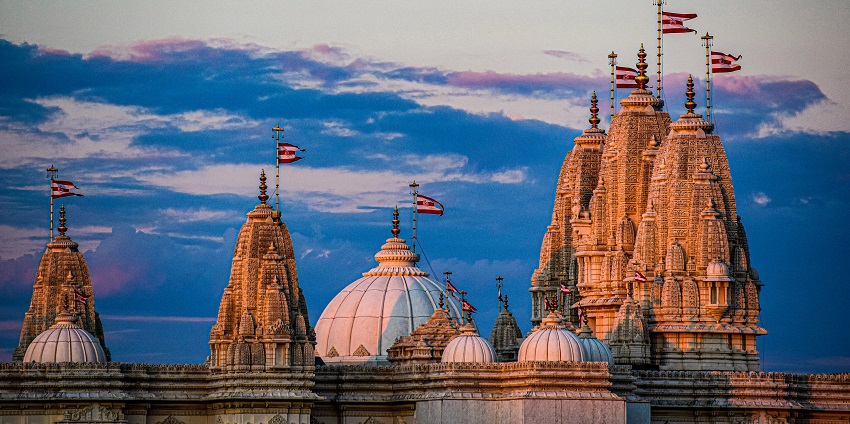 An image of the Shri Theertha Girishwara Temple, among the best places to visit in Dharmapuri.