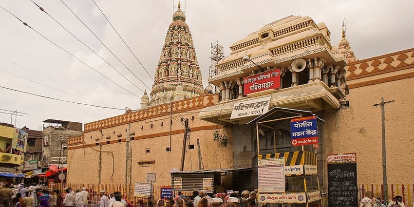 Shri Vitthal Rukmani Temple, one of the most religious places to visit in Pandharpur.