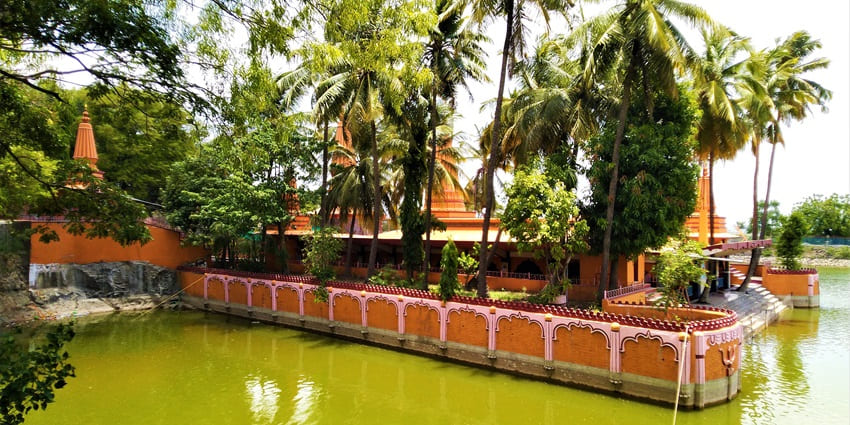 Ramdara Temple is a serene place of worship which is surrounded by a beautiful lake