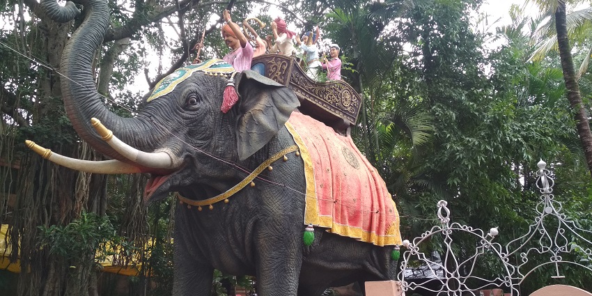 An image of Siddhagiri Gramjivan Museum showcasing rural life near Kolhapur attractions