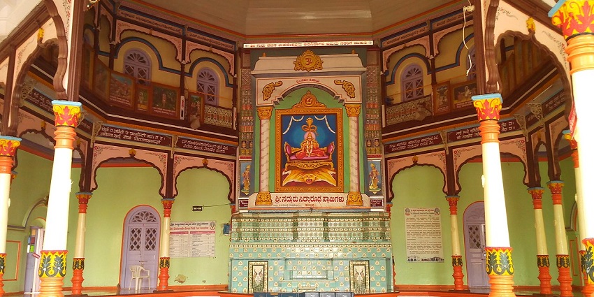 Siddharoodha Math, the serene spiritual haven with beautiful architecture and teachings.