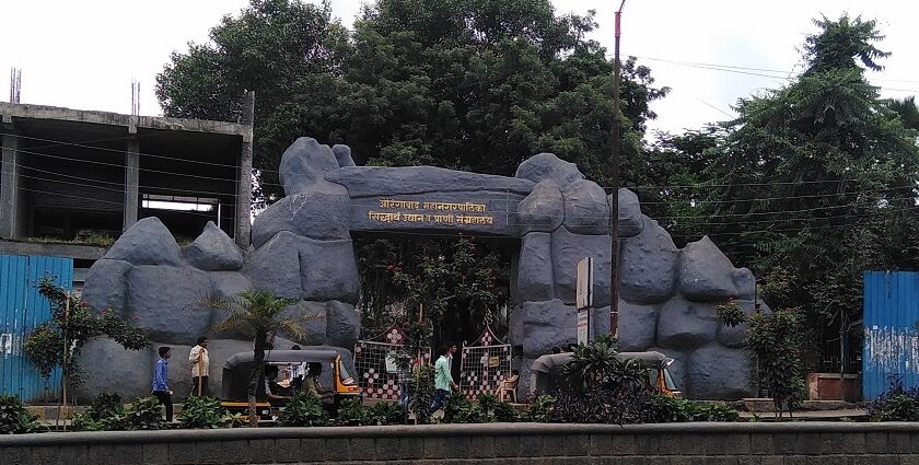 A vibrant view of Siddharth Garden and Zoo, a popular destination near Maharashtra.