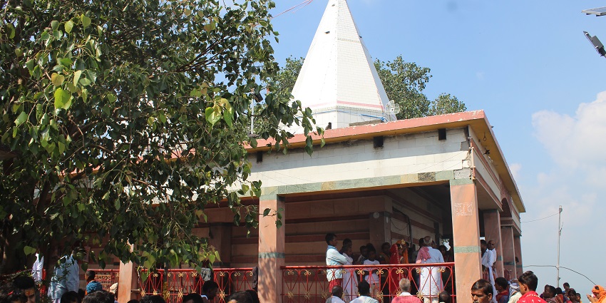 People have crowded at the beautifully built Siddheshwar Nath Temple on Barabar Hills.