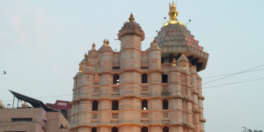 Siddhivinayak Temple, a popular place near Sion Fort.